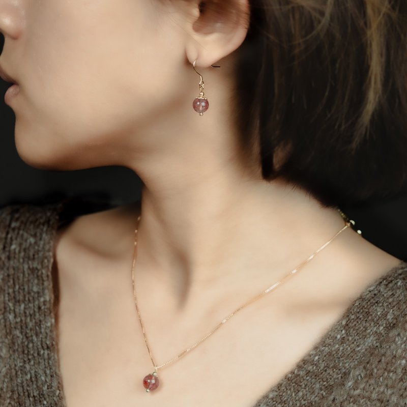 小优雅系列 l 草莓晶耳勾式耳环 E0007 - 耳环/耳夹 - 宝石 