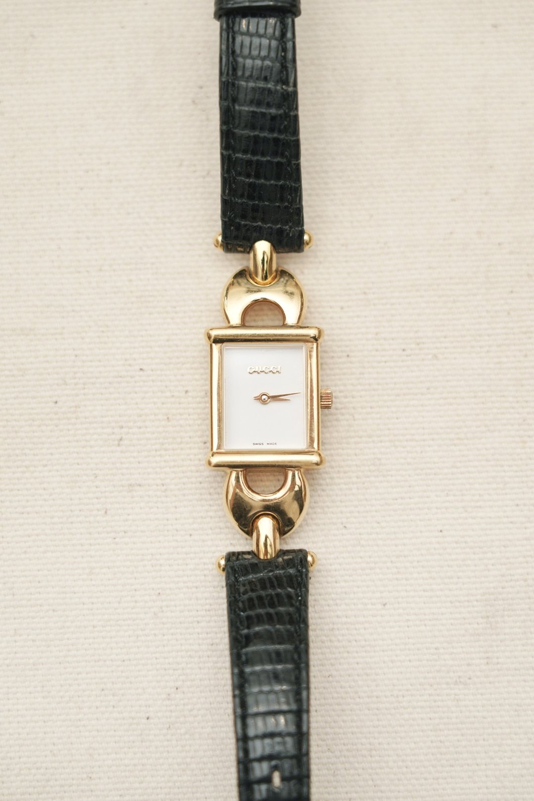 A ROOM MODEL - Vintage Gucci金框方型古董表 - 女表 - 贵金属 金色