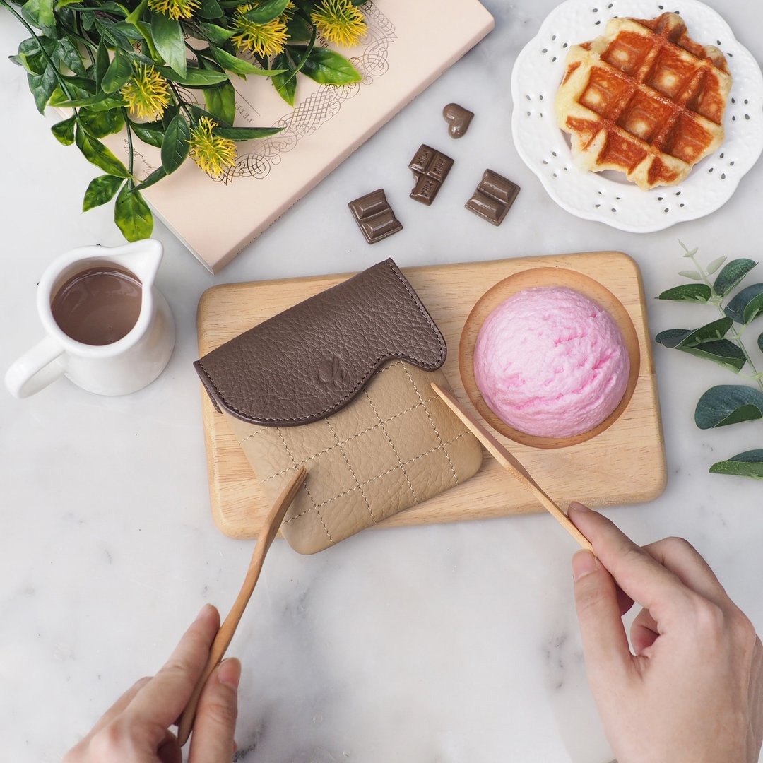 Waffle (Chocolate) : Mini coin purse, Warm taupe purse - 皮夹/钱包 - 真皮 咖啡色