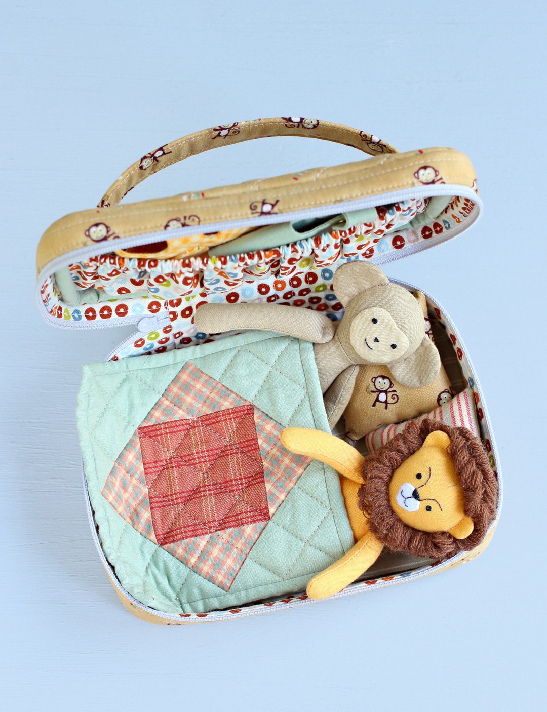 PDF Travel Case with Bedding for Mini Doll Sewing Pattern - 手工艺教程/工具书 - 其他材质 
