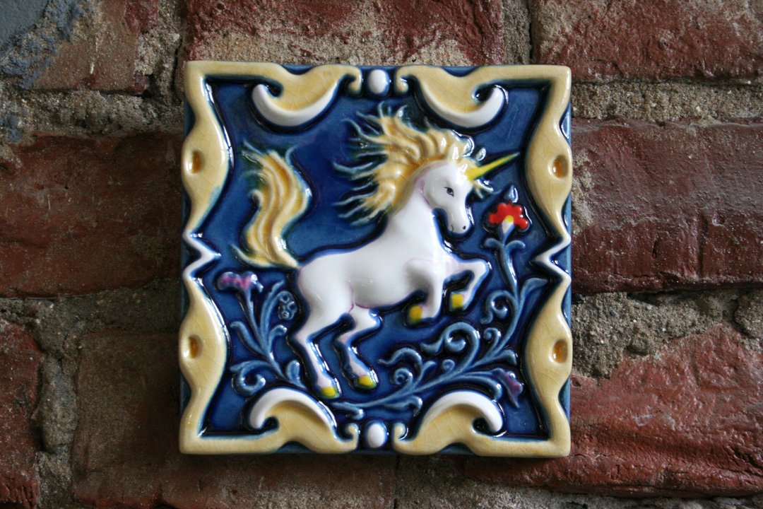 Unicorn relief ceramic tile unicorn figurines - 花瓶/陶器 - 粘土 蓝色