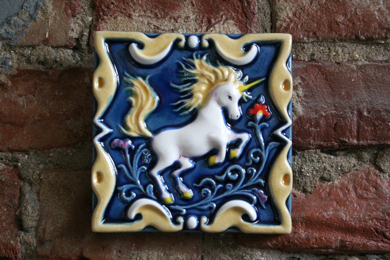 Unicorn relief ceramic tile unicorn figurines - 花瓶/陶器 - 粘土 蓝色
