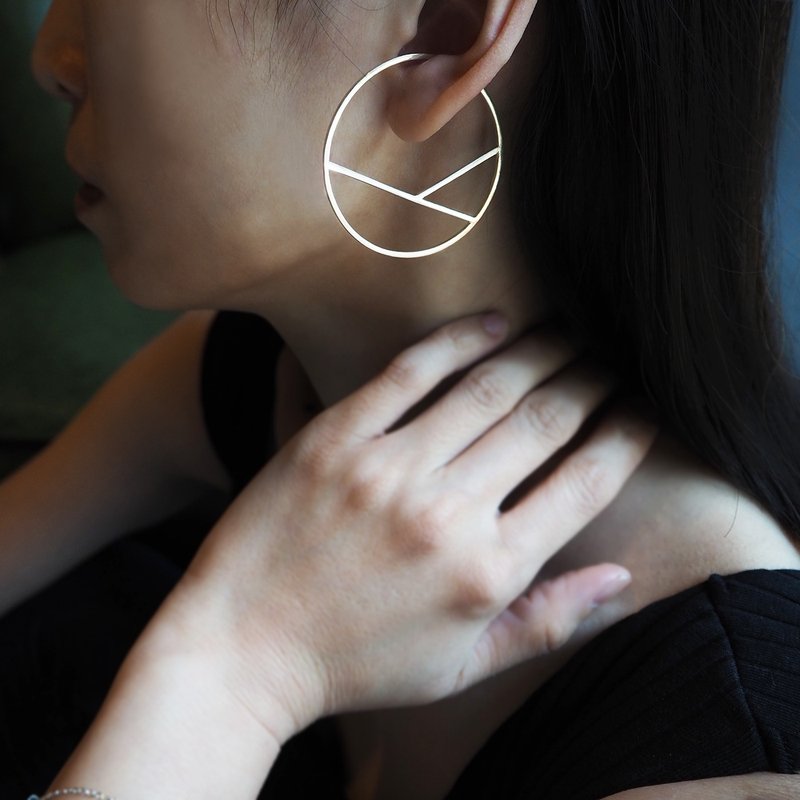 round a earring_圆框a耳骨环 925银 设计师 没耳洞 耳环 耳夹 - 耳环/耳夹 - 银 银色