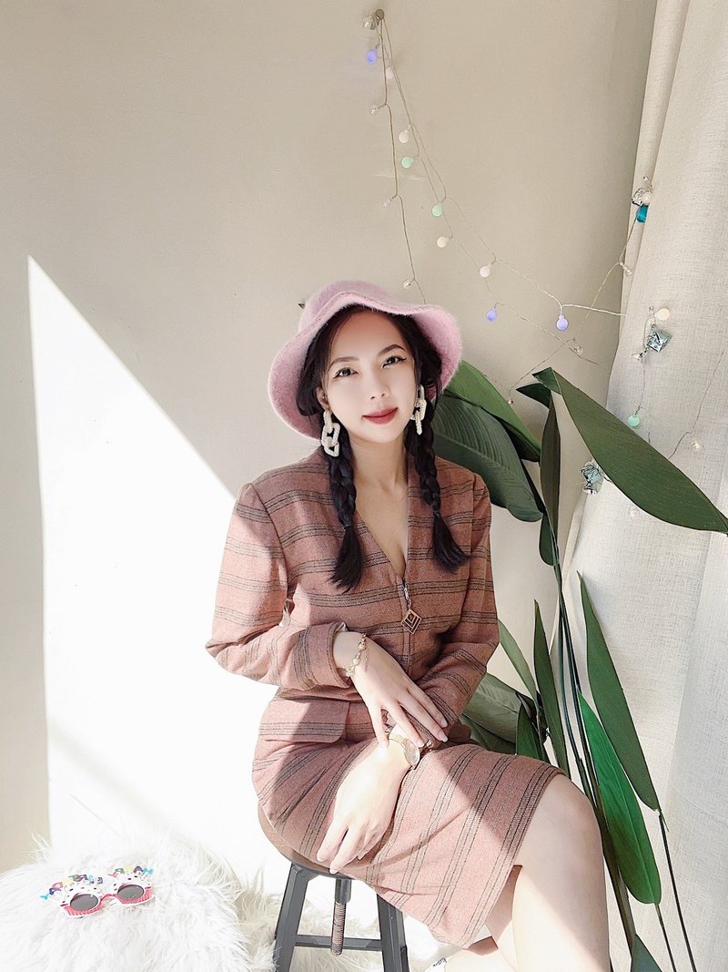 莫兰迪灰藕粉经典优雅冬日女人 古董羊毛毛料连身洋装长裙 dress - 洋装/连衣裙 - 羊毛 粉红色