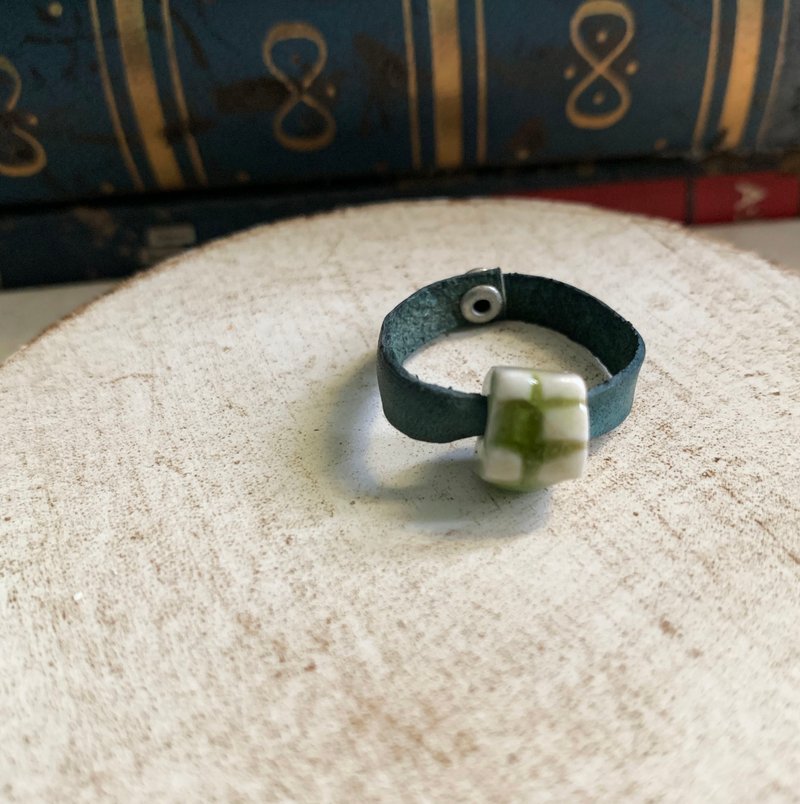 戒指 日本白瓷 自然釉色 无限看不腻色调 真皮革 设计等级 - 戒指 - 瓷 