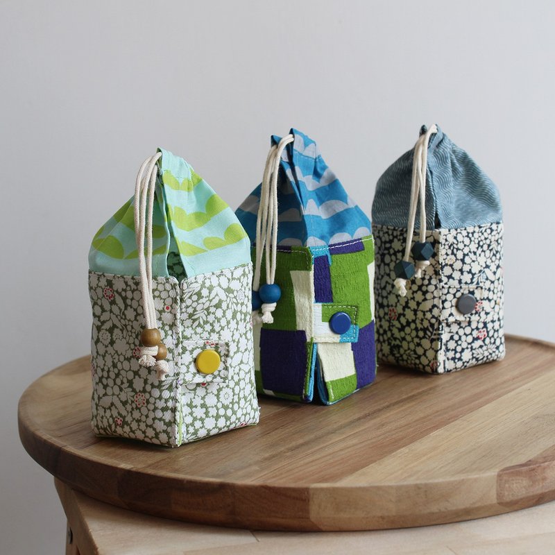 Travel Kit POUCH 小瓶收纳包 旅行装或精油 3款拼布花色 - 其他 - 棉．麻 多色