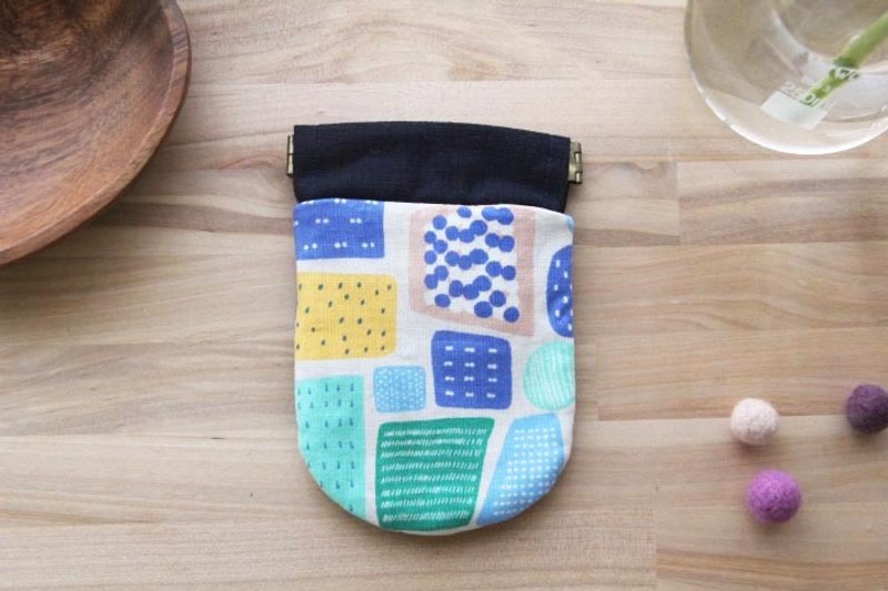 种一片花园｜ 放一点小物 弹片口金包 - 化妆包/杂物包 - 棉．麻 蓝色