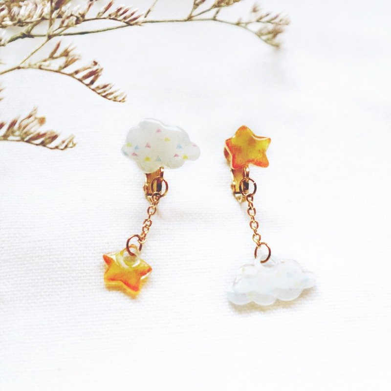 云朵 星星 耳环 耳夹 - 耳环/耳夹 - 塑料 