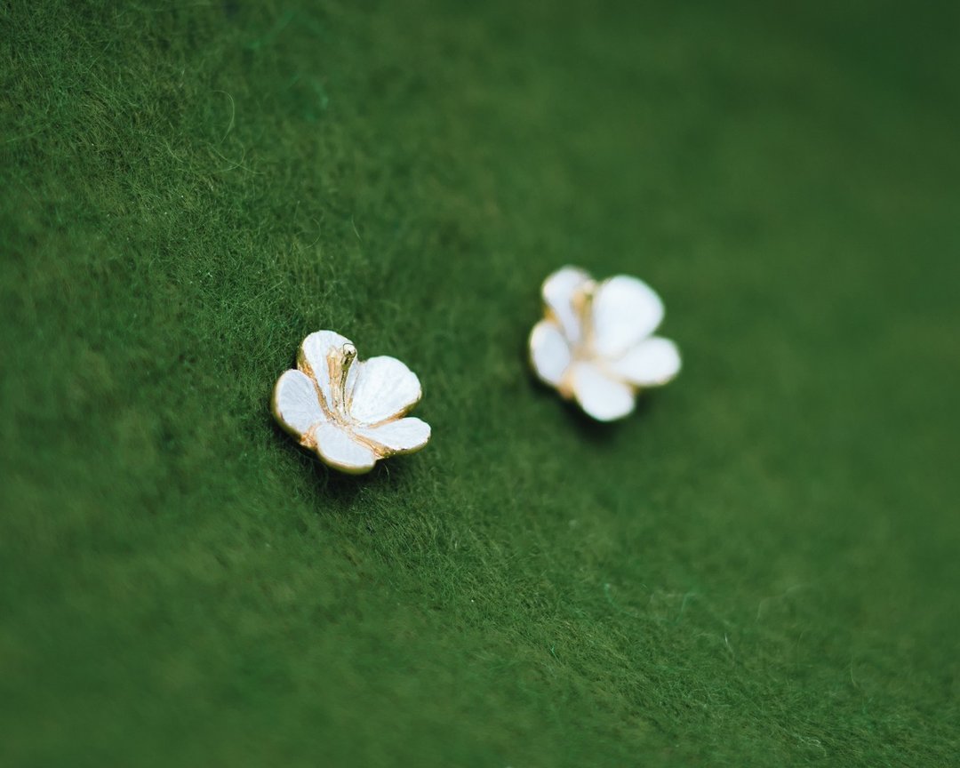 Hibiscus earrings - flower earrings - Japanese -  Non-allergenic - 耳环/耳夹 - 其他金属 金色