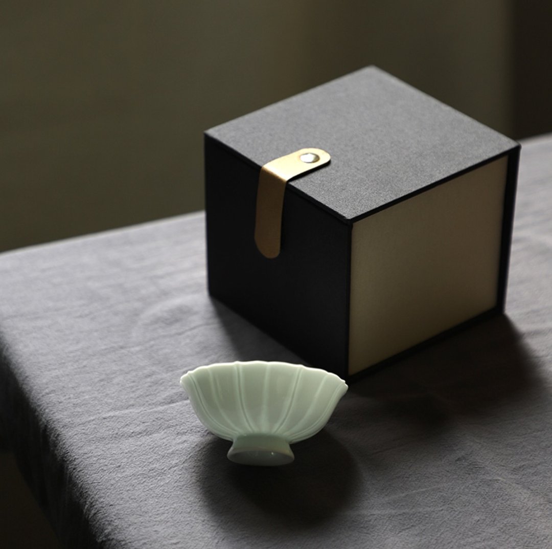 半刀泥 葵口茶杯 薄胎品茗杯 如玉通透 手作 景德镇湖田影青釉 - 茶具/茶杯 - 瓷 白色