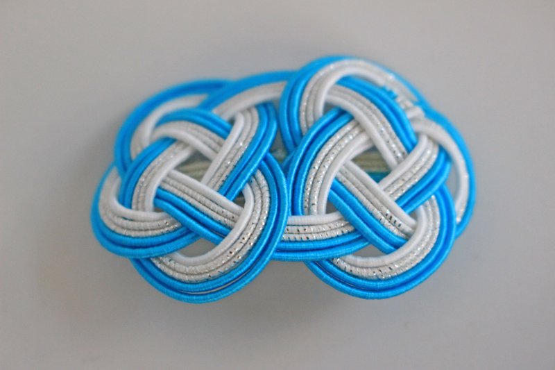 Mizuhiki Knot brooch Blue and Silver Double Awaji brooch Mizuhiki accessories - 胸针 - 纸 蓝色
