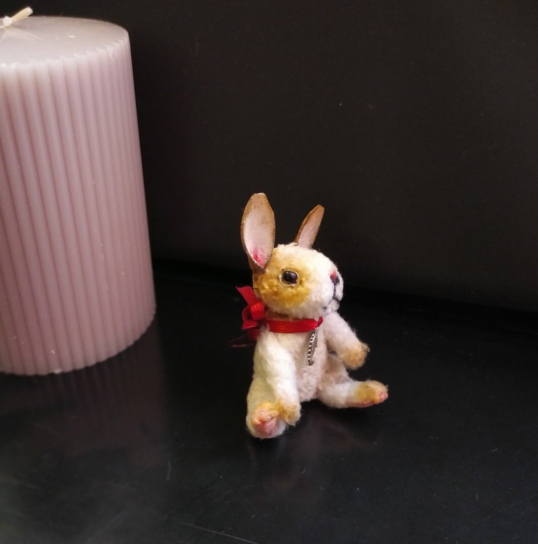 泰迪兔amigurumi可爱玩具的微型针织收藏小雕像 - 玩偶/公仔 - 羊毛 金色