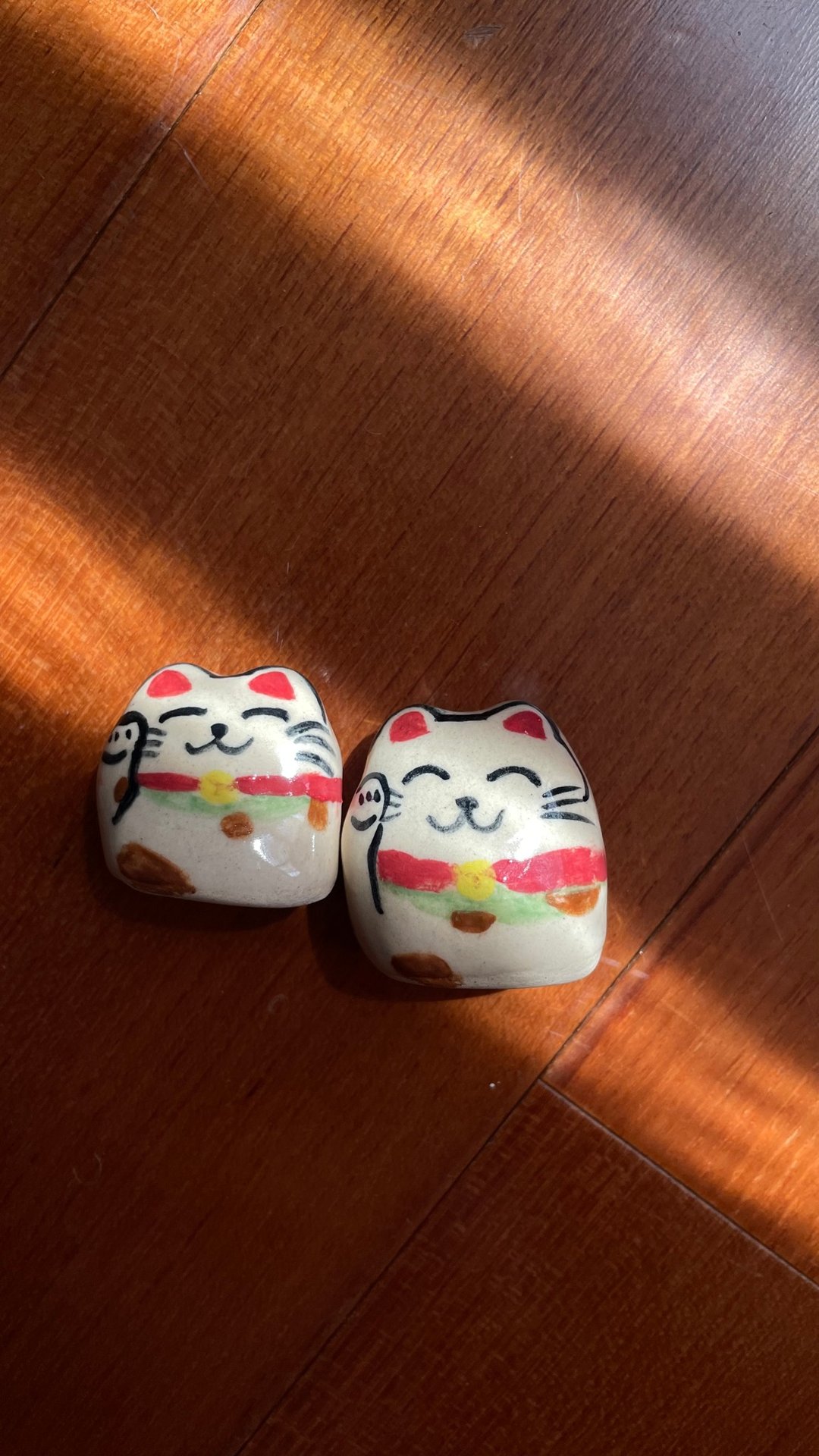 【物喜工作室】手作招手财猫小公仔 - 摆饰 - 陶 红色