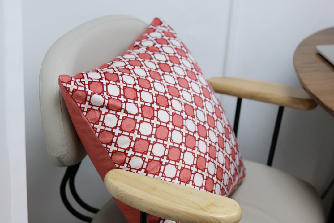 Cornwallis Red cushion 抱枕 靠枕 枕套 | 45x45cm - 枕头/抱枕 - 棉 红色