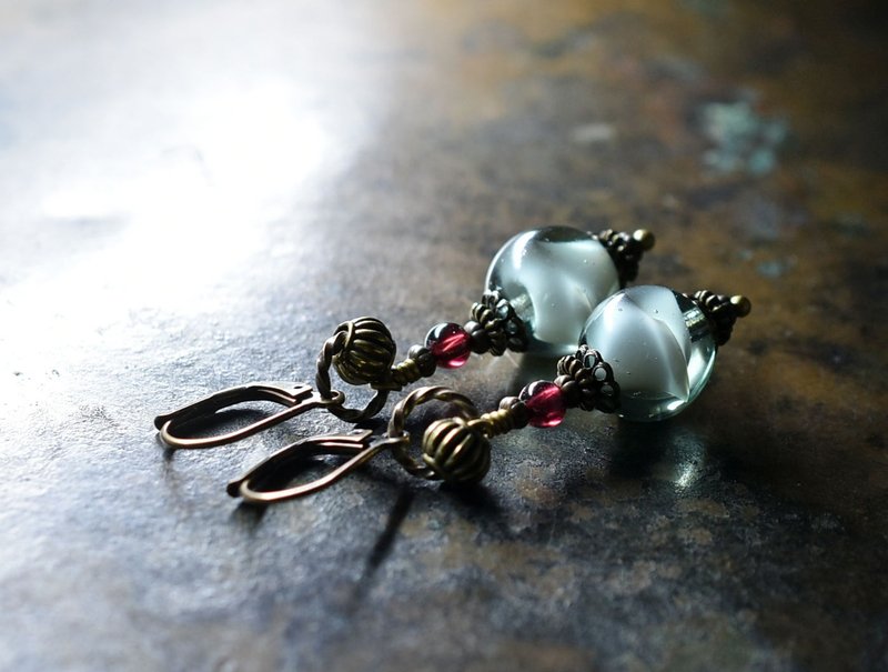 绿灰法式复古珠与石榴石耳环 - 耳环/耳夹 - 玻璃 绿色