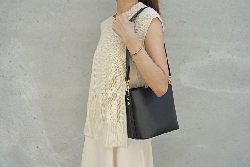 【可刻英文名】牛皮纸袋包 单肩背包 侧背包 头层牛皮 - 侧背包/斜挎包 - 真皮 黑色