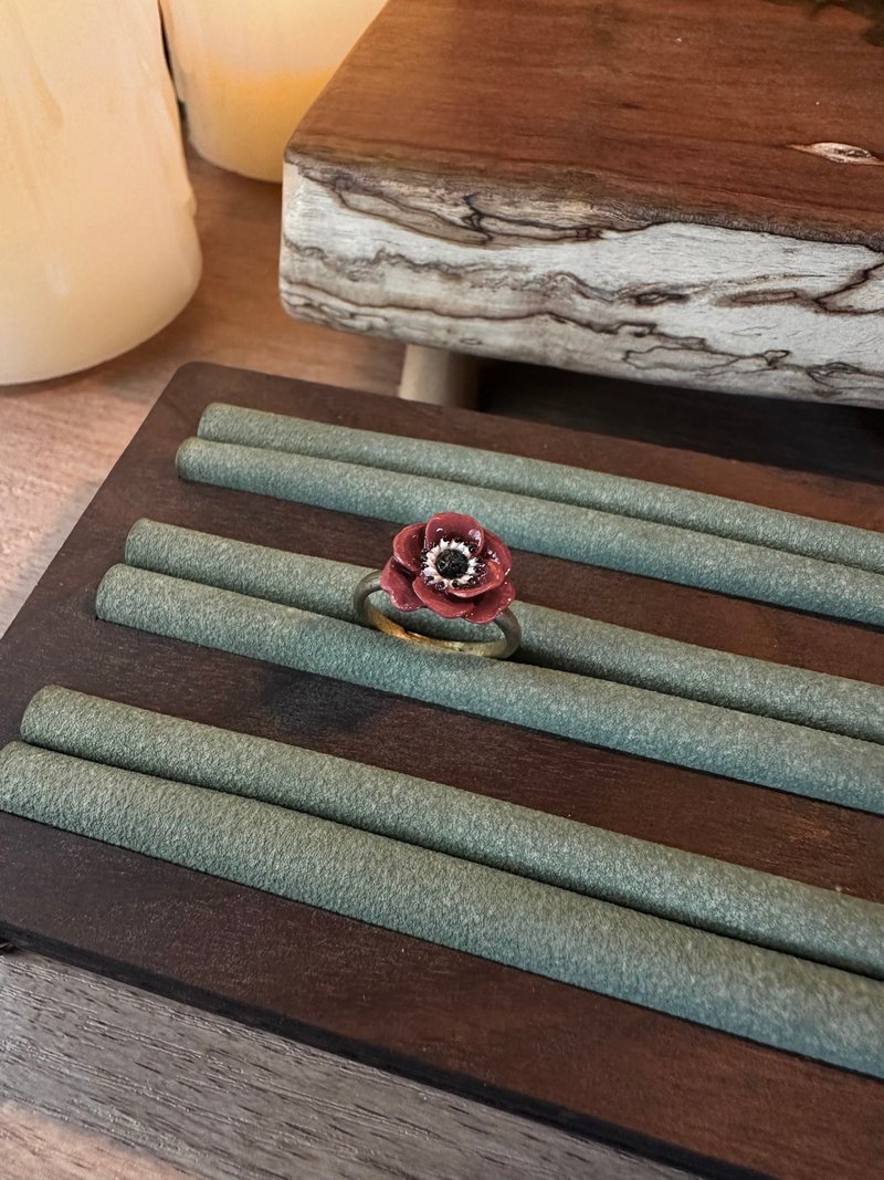 银莲花 白头翁 Anemone 殷红色  黄铜环戒指 可微调 - 戒指 - 陶 红色