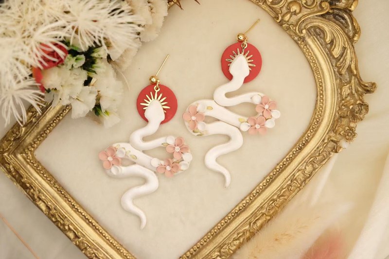 蛇年 /软陶耳环/手工耳环 耳针耳夹 - 耳环/耳夹 - 粘土 白色