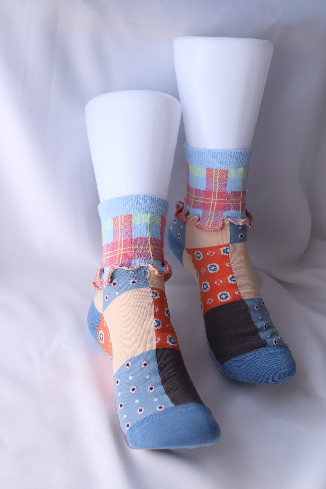 蓝色×橘色 格纹 彩色荷叶边袜子 抢眼袜子 个性袜子 22.5〜25 女袜 socks - 袜子 - 其他材质 蓝色