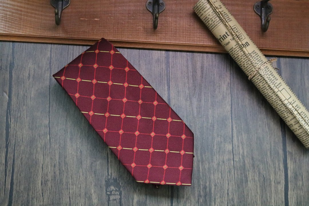 重磅真丝酒红领带/绅士商务英伦necktie - 领带/领带夹 - 丝．绢 多色