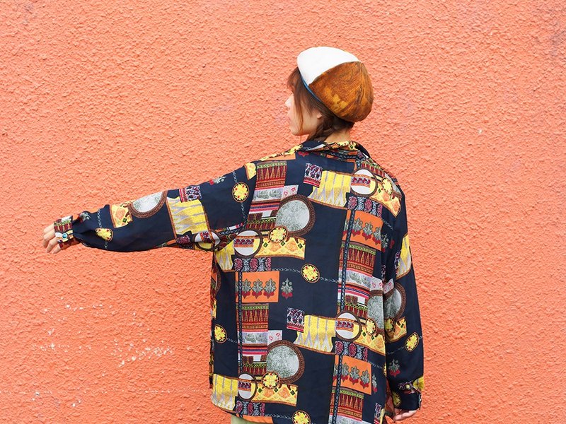 小牛村古着 中性 长袖衬衫 图腾罩衫【华丽黑着】【V-26】 - 男装衬衫 - 棉．麻 黑色