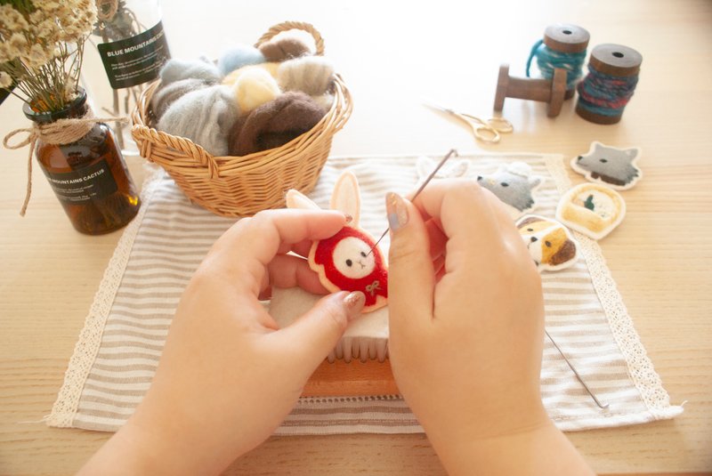 羊毛毡手作课 - 小红帽与调皮的大野狼 别针 磁铁 - 编织/羊毛毡/布艺 - 羊毛 