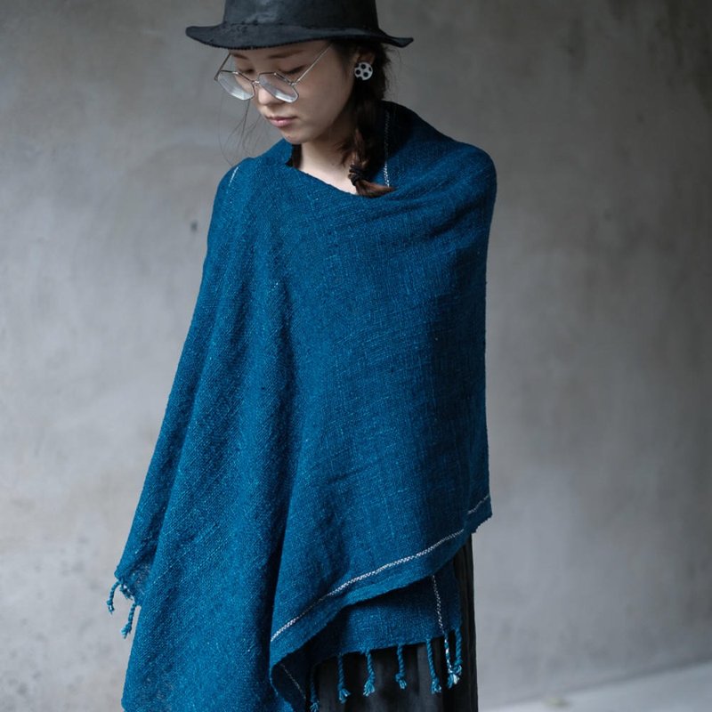 想念 | 湖藍 天然有機棉手織布流蘇圍巾 植物藍染流蘇大披肩蓋毯 - 围巾/披肩 - 棉．麻 蓝色