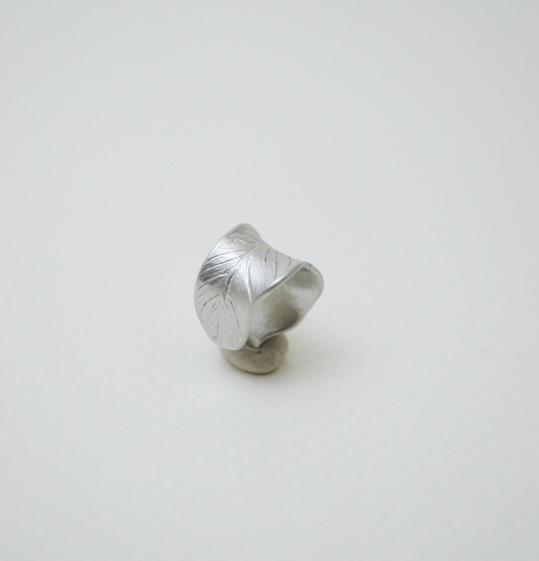 锡作系列-羽·纯锡耳骨夹 I - 耳环/耳夹 - 其他金属 银色