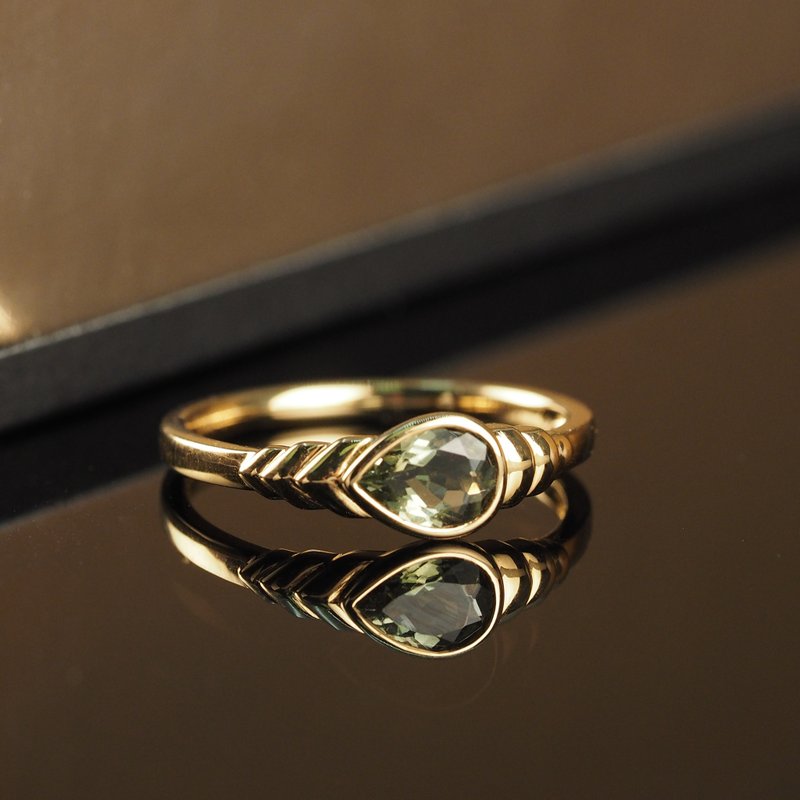 18K金绿色电气石梨形戒指 The Green Tourmaline Pear Ring - 戒指 - 贵金属 