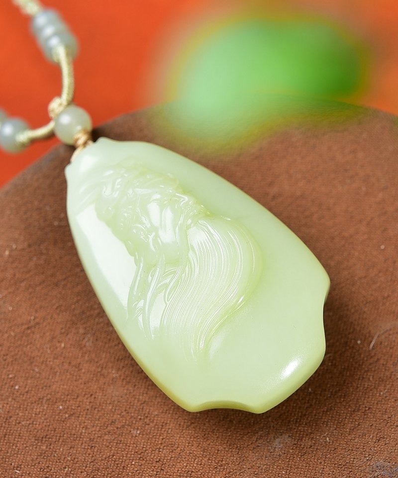 一款非常精致漂亮的和田玉黄口料关公吊坠  寓意 吉祥如意 - 项链 - 玉石 