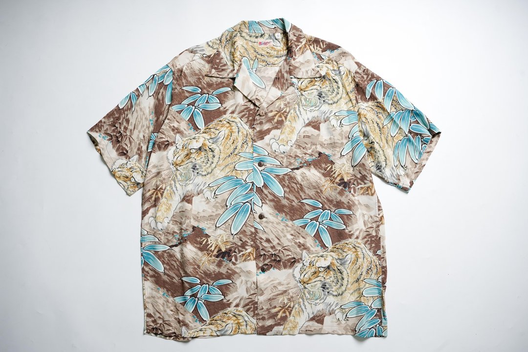 古着 sun surf RAYON 岩山虎行 size:XL 夏威夷衫 vintage - 男装衬衫 - 其他人造纤维 多色