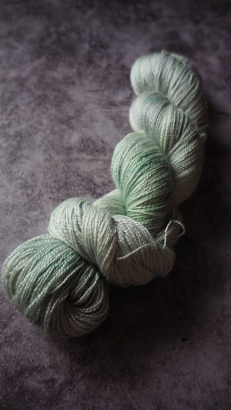 手染线。水色。(超水洗蓝面羊/丝/蕾丝线) - 编织/刺绣/羊毛毡/裁缝 - 丝．绢 