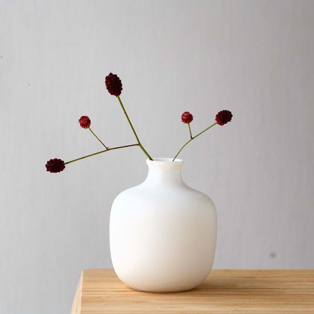 Small white pottery flower vase, square shape - 花瓶/陶器 - 陶 白色