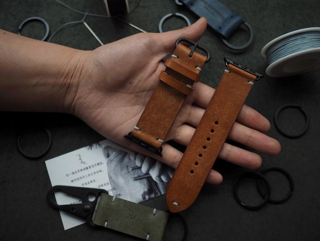 纯手工牛皮磨砂黄棕色简约款苹果Applewatch表带 可定制化 可刻字 - 表带 - 真皮 咖啡色