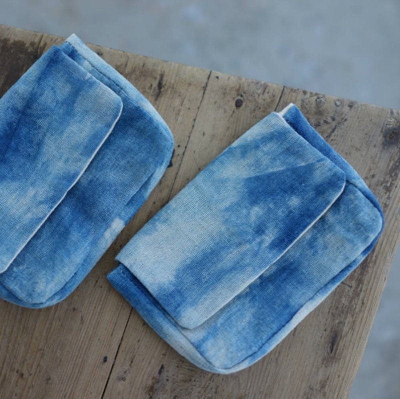 淺色藍染扎染老和服布雜物包 手织布土布护照证件悠遊卡包 零钱包 - 零钱包 - 棉．麻 蓝色