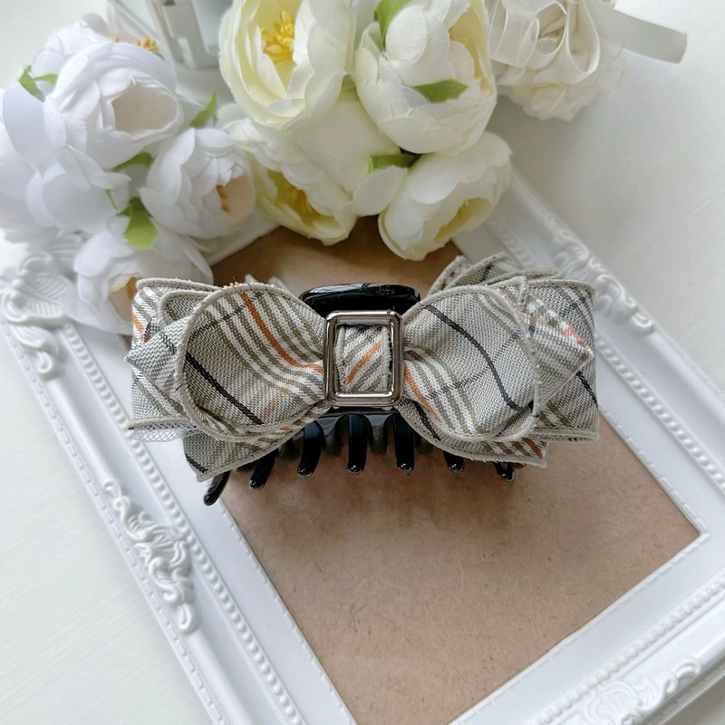 独家款学院风格纹蝴蝶结大抓夹鲨鱼夹-卡其色 - 发饰 - 其他材质 卡其色