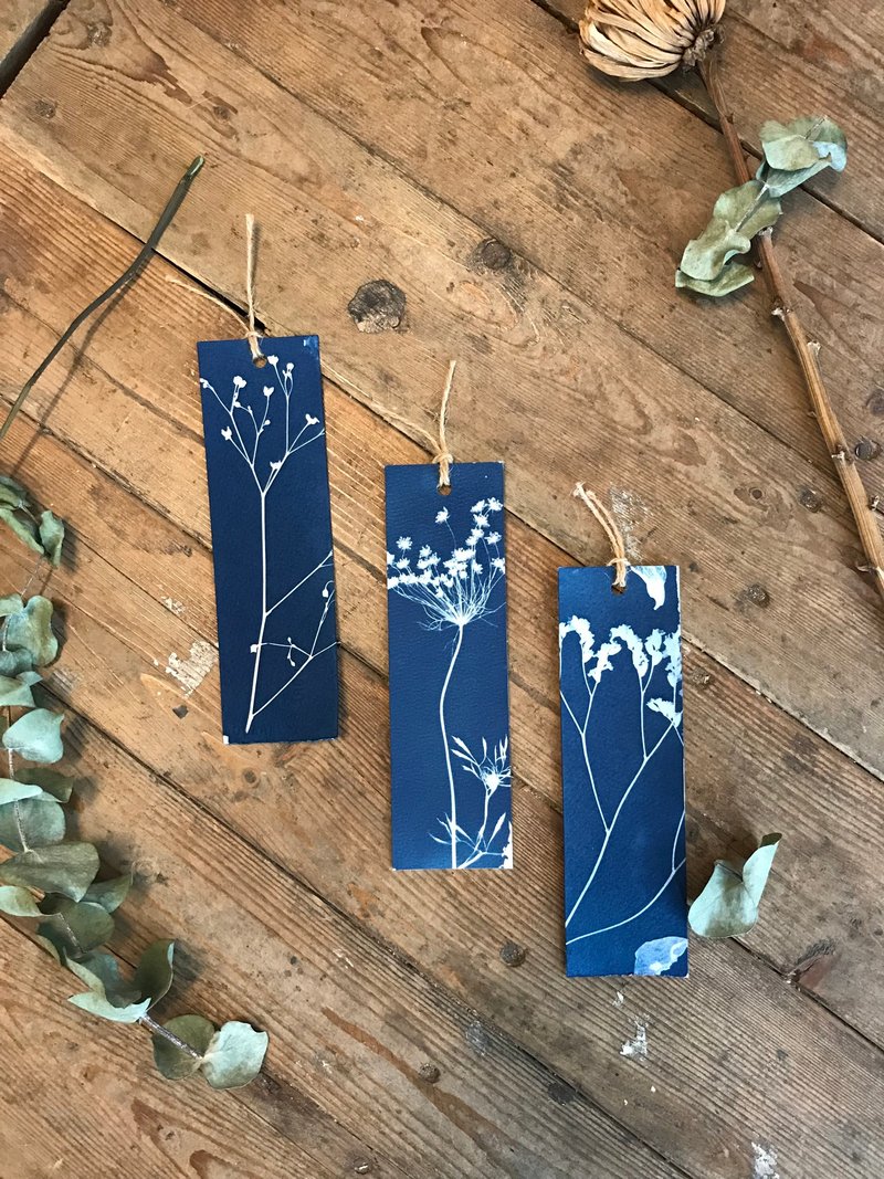 S. Chi Li 植物蓝晒书签-根茎A - 书签 - 纸 蓝色