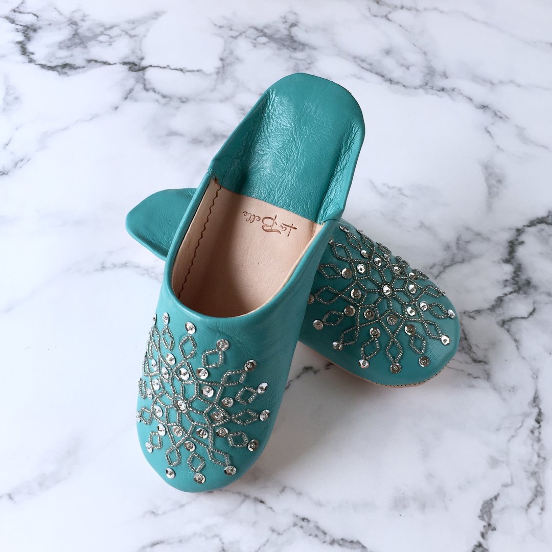 Refined bauble noara turquoise blue of hand-stitched embroidery - 其他 - 真皮 