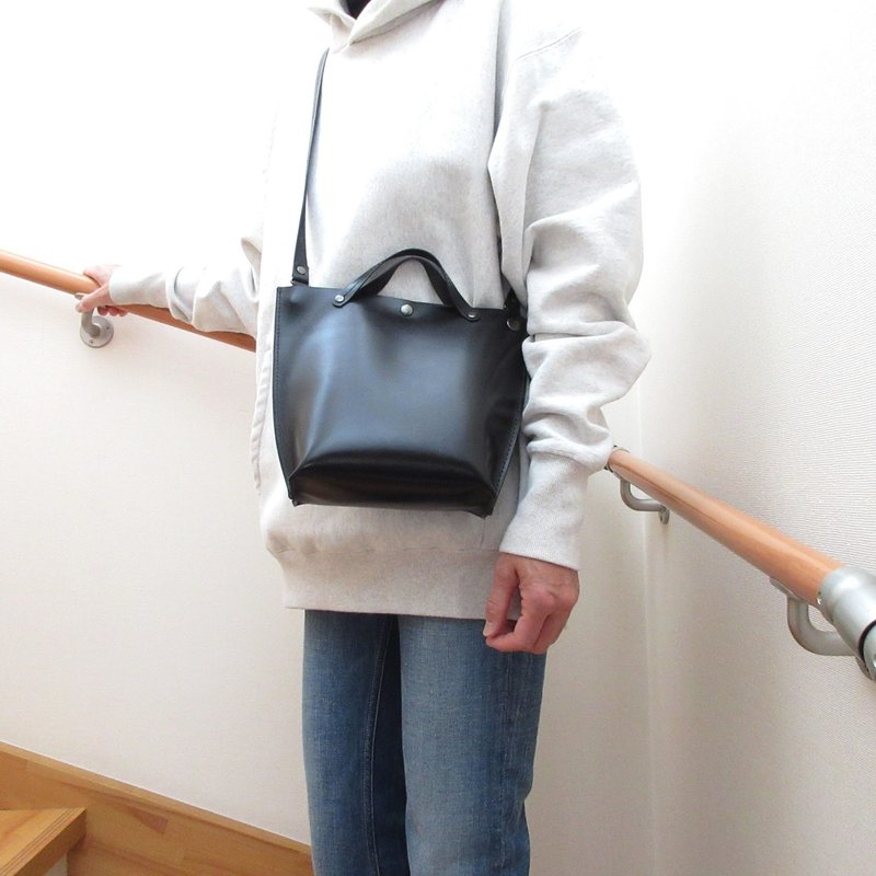 方便携带，牛皮，2路肩包，光滑，黑，0153 - 侧背包/斜挎包 - 真皮 黑色