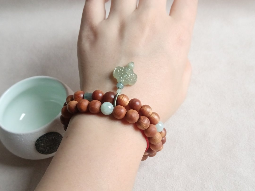 【卷云】天然天然太行崖柏陈化料和田玉镂空祥云翡翠圆珠双圈手串 - 手链/手环 - 木头 
