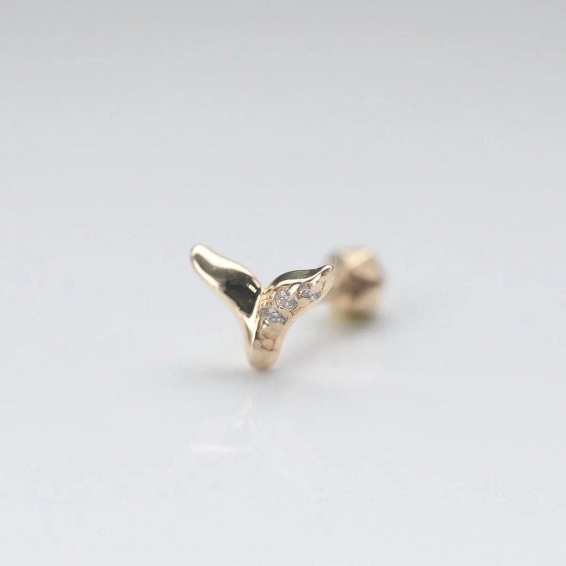 14K 金鲸鱼尾锁珠耳环(单个)耳骨 耳窝 不退色 - 耳环/耳夹 - 贵金属 金色