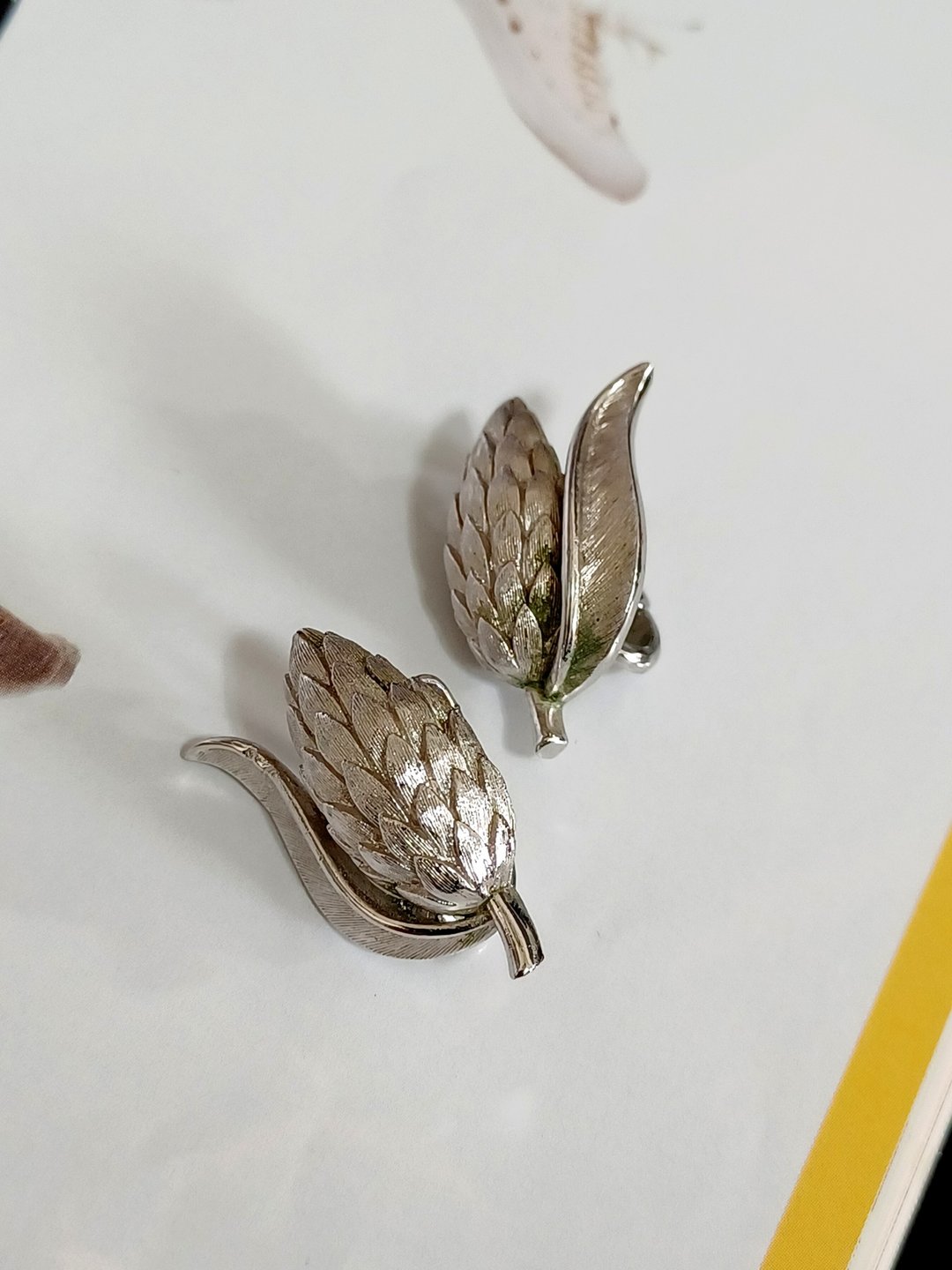 vintage jewelry 古董Trifari 银色刷金麦穗夹式耳环 - 耳环/耳夹 - 其他金属 
