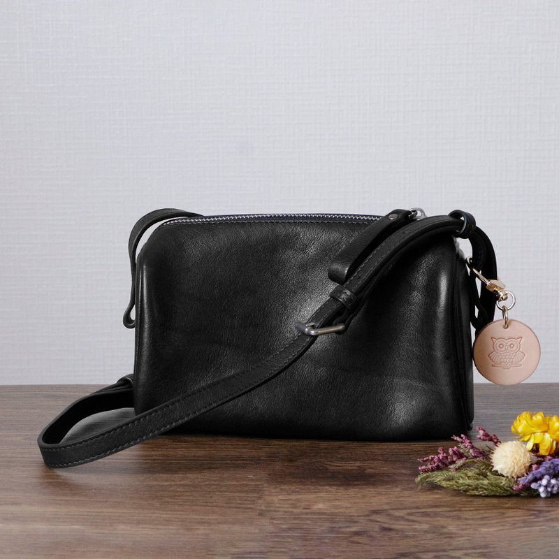 轻便真皮斜挎包 成熟风小包 迷你包 黑色 - 侧背包/斜挎包 - 真皮 黑色