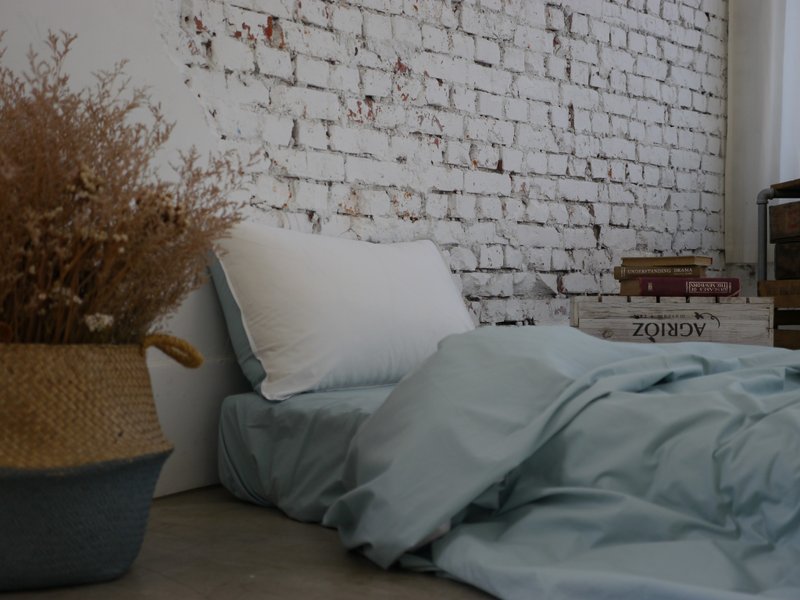 Wake me before dawn 在天亮前苏醒有机棉双人标准床包（浅靛蓝色） - 寝具 - 棉．麻 蓝色