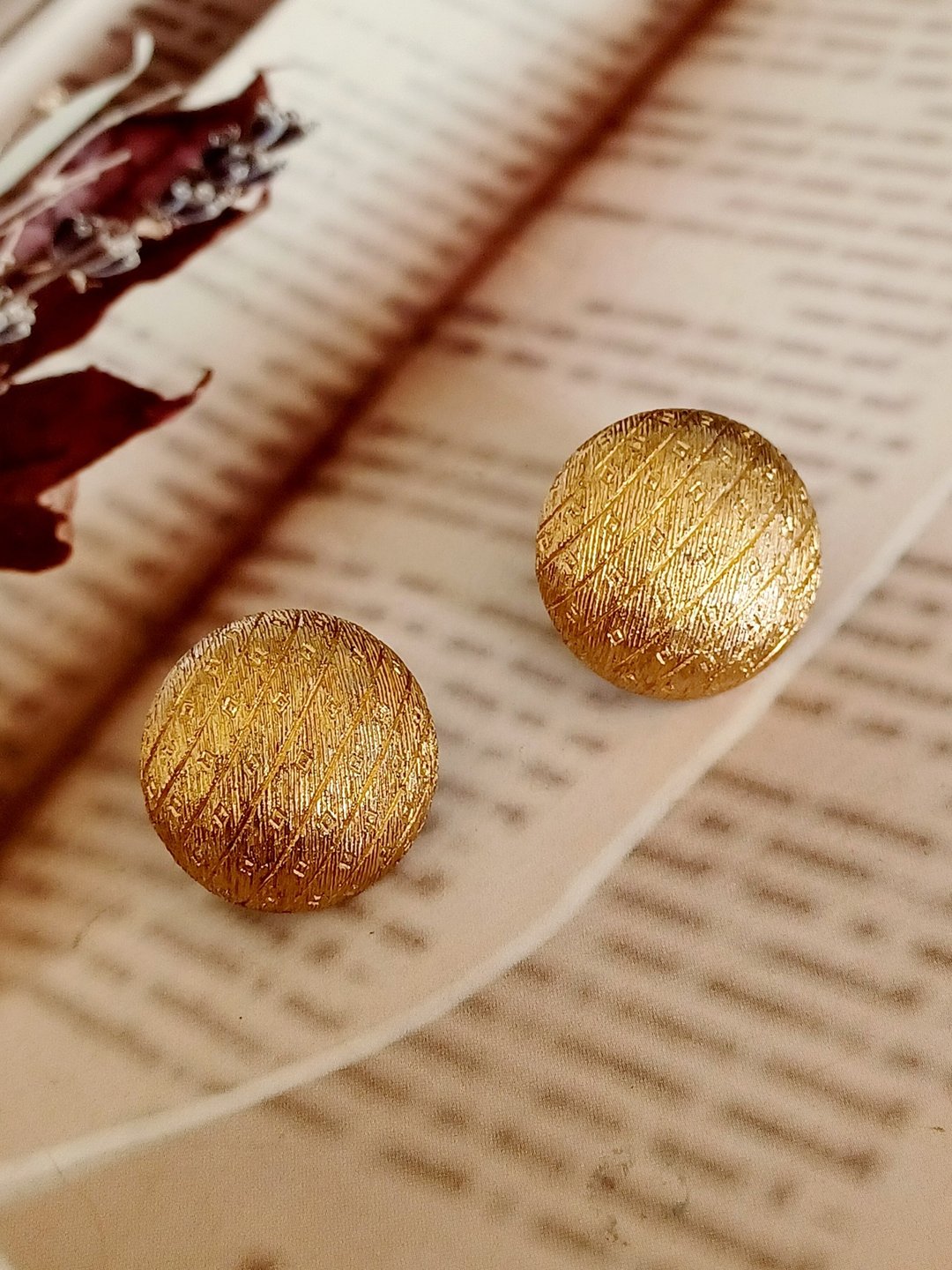 vintage jewelry  古董金钮扣造型夹式耳环 - 耳环/耳夹 - 其他金属 
