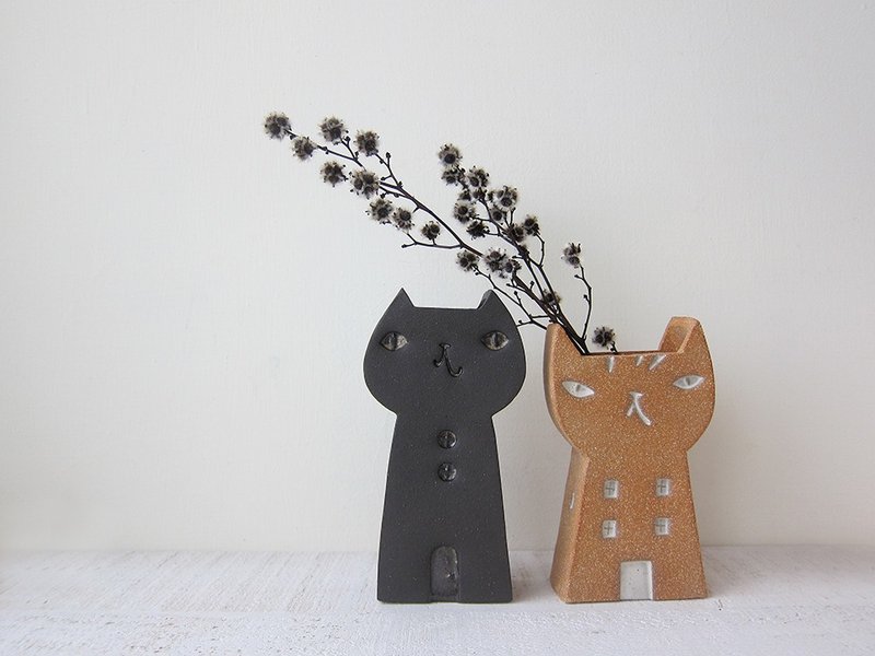 闺蜜饰品- 猫房子（黑皮＋阿菊 / 花器） 9/25前限时优惠 - 花瓶/陶器 - 陶 橘色