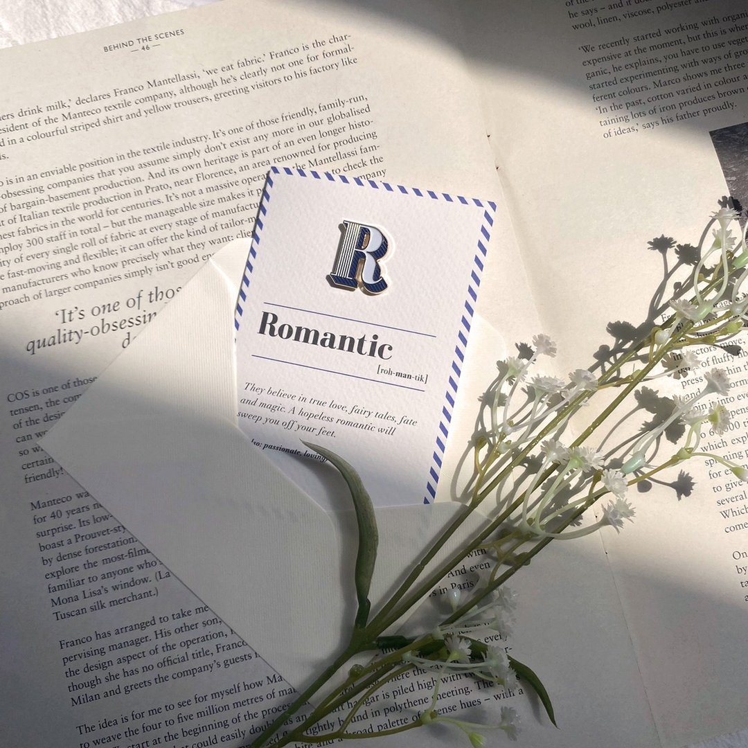 R / Romantic -琺瑯徽章卡－附信封 開學季 情人卡 萬用字母卡 - 徽章/别针 - 珐琅 蓝色
