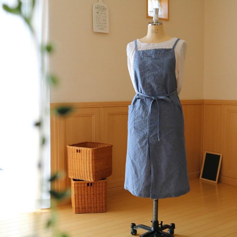 90 cm length slit back cross apron / cotton chambray - 厨房用具 - 棉．麻 