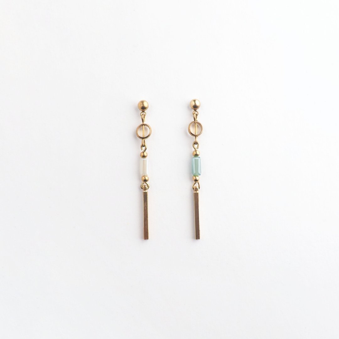 琉璃垂坠耳环 (双色) - Glass  earrings - 耳环/耳夹 - 琉璃 金色