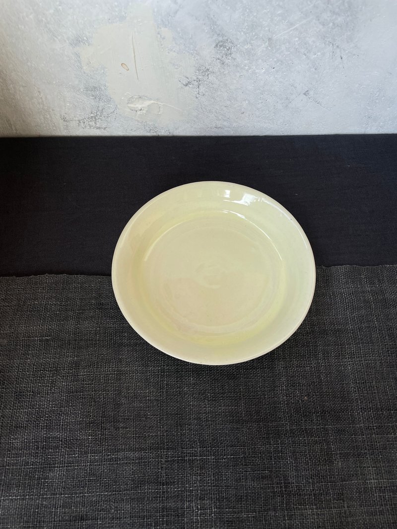 @studio_florero 鹅黄 浅盘 | 壶承 | 饰品盘 - 茶具/茶杯 - 陶 黄色